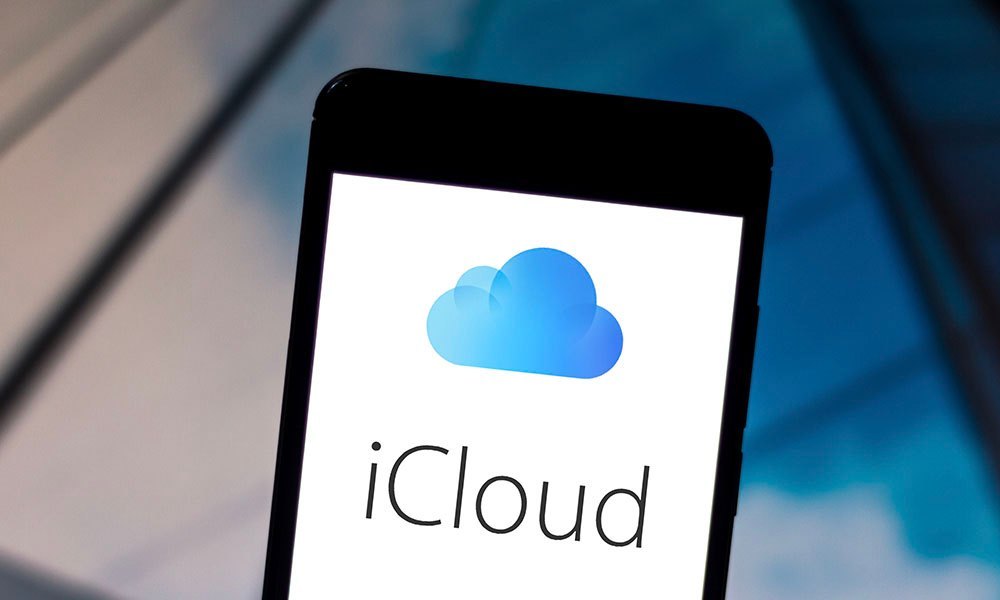 iCloud-logo-on-iPhone-screen.jpg